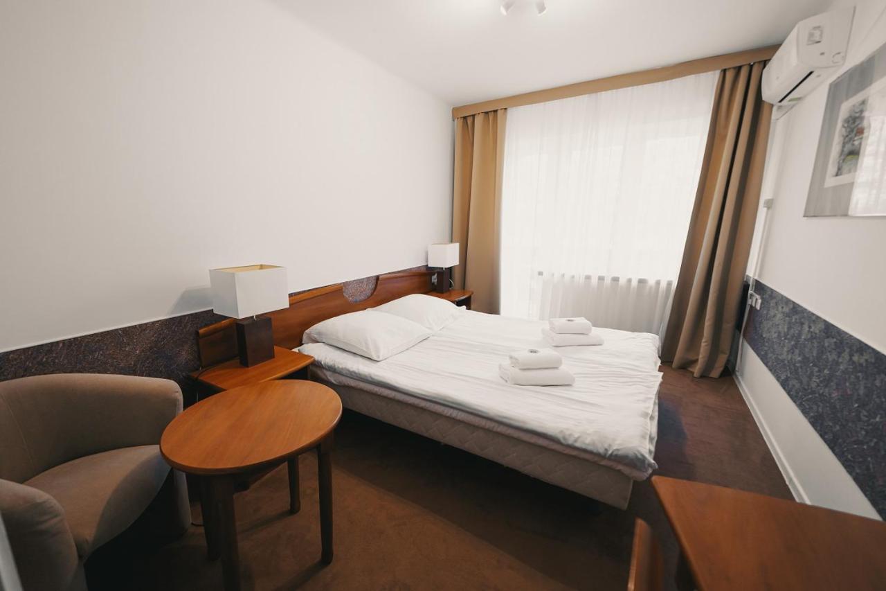 Elita Hotel & Restauracja Iwonicz-Zdrój Exteriér fotografie