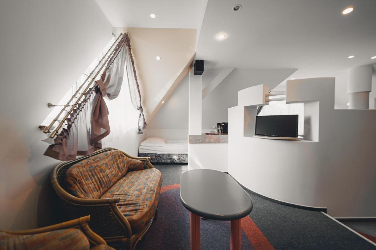 Elita Hotel & Restauracja Iwonicz-Zdrój Exteriér fotografie