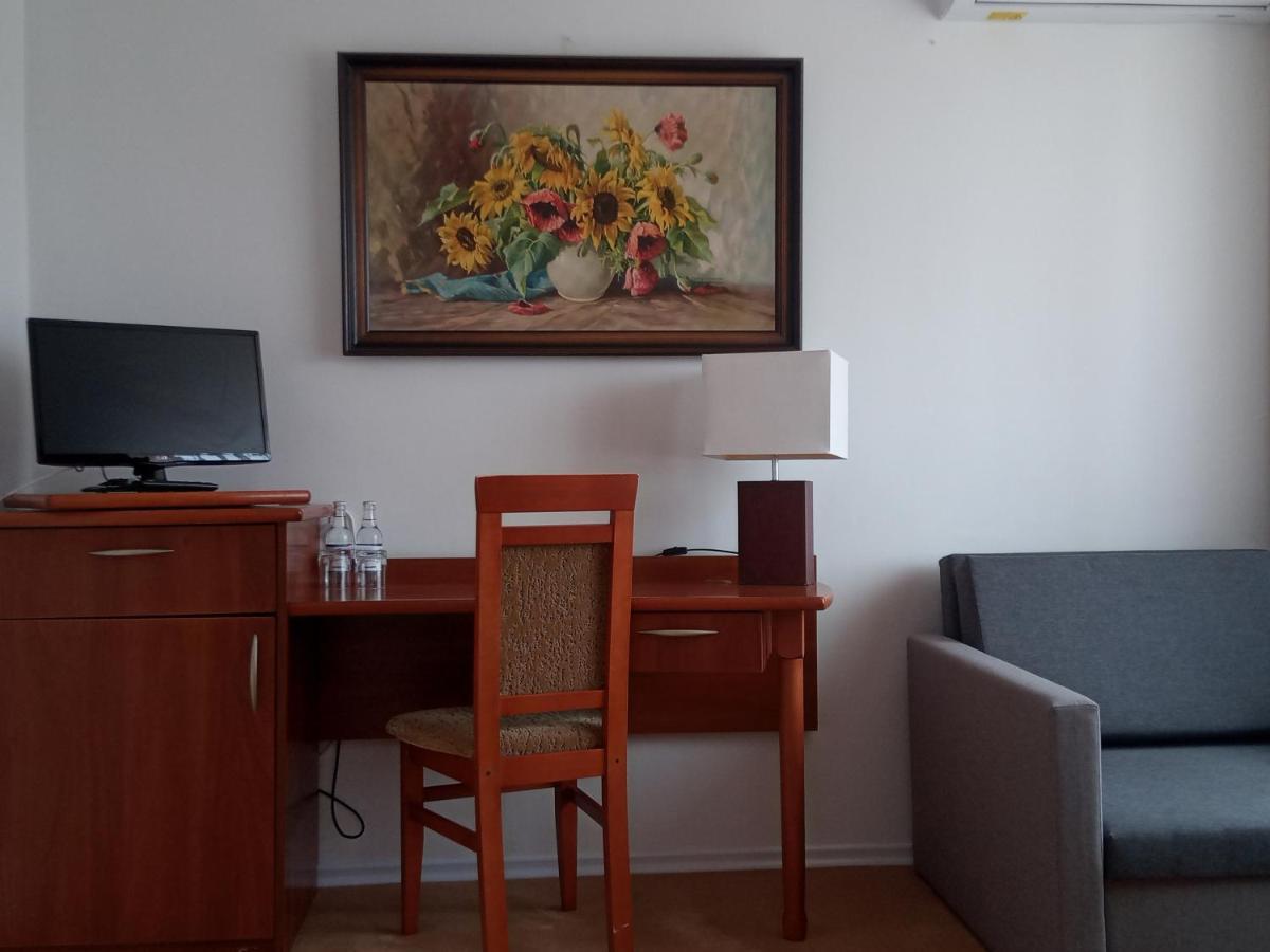 Elita Hotel & Restauracja Iwonicz-Zdrój Exteriér fotografie