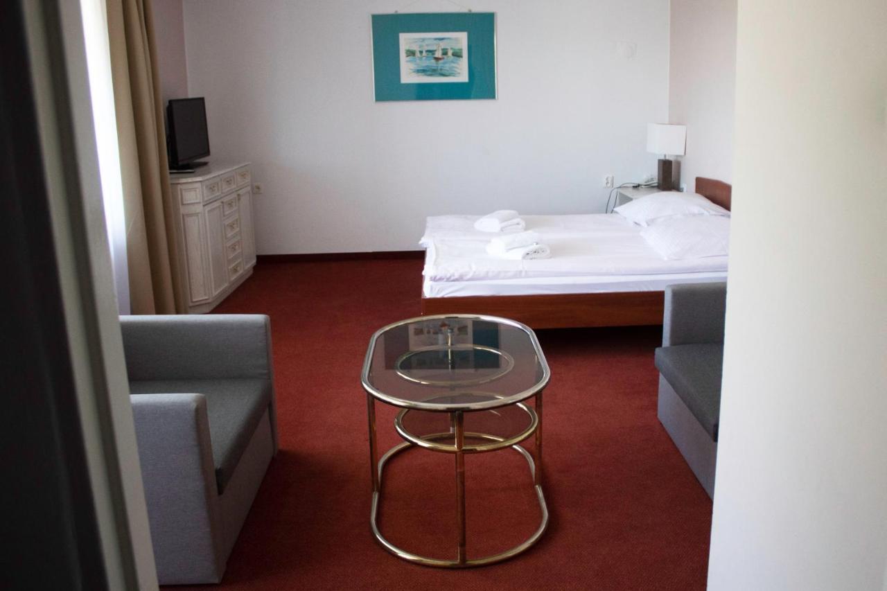 Elita Hotel & Restauracja Iwonicz-Zdrój Exteriér fotografie
